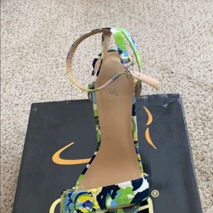 Diba shoes multi color